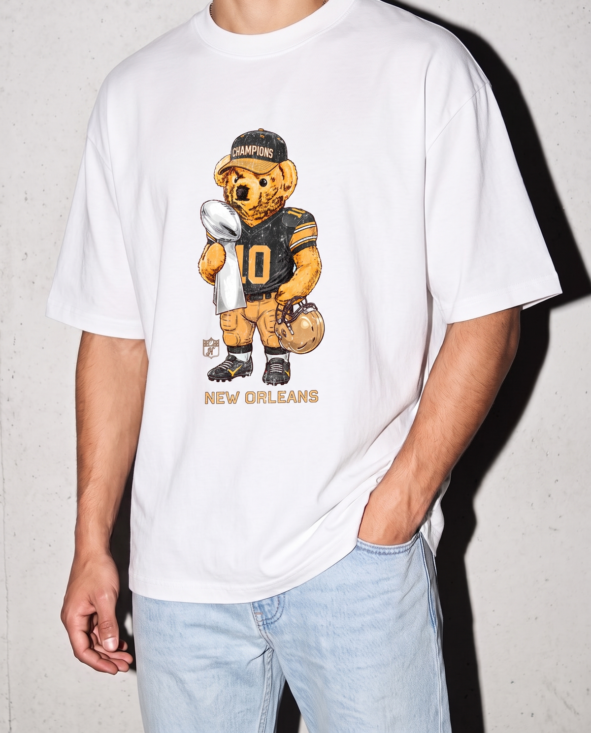 New Orleans Bear playera blanca con modelo - Nostalgia Lab