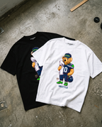 Seattle Bear playeras negra y blanca flat lay - Nostalgia Lab