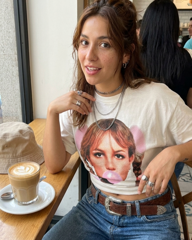 Britney BIG HEAD T-Shirt