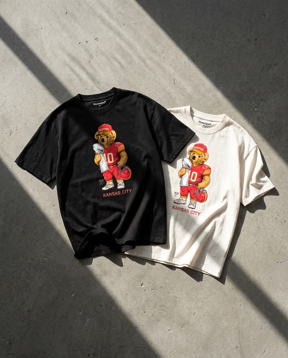 KC Heartland Bear playeras negra y blanca flat lay - Nostalgia Lab