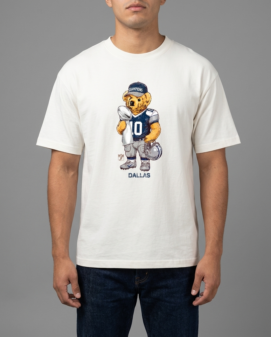 Big D Bear playera blanca con modelo - Nostalgia Lab