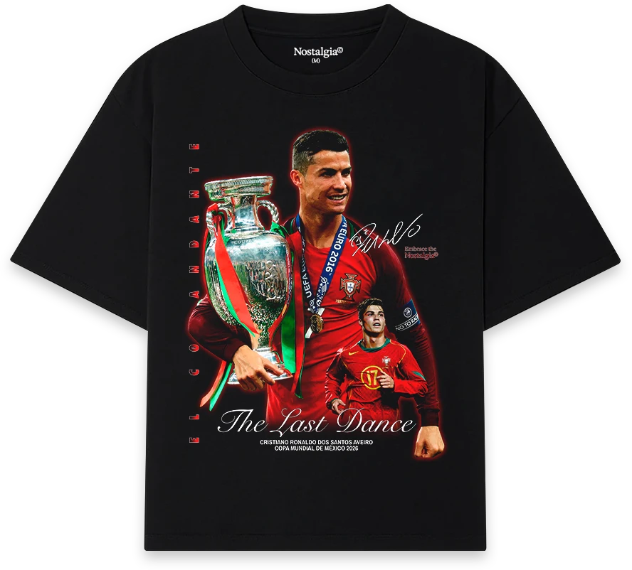 Camiseta negra de algodón 100% de Nostalgia Lab con estampado de Cristiano Ronaldo levantando el trofeo de la Eurocopa 2016. "The Last Dance".